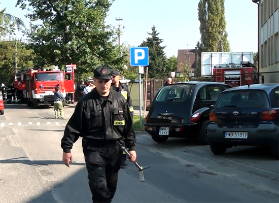 Ćwiczenia strażaków w SP1 w Łomiankach